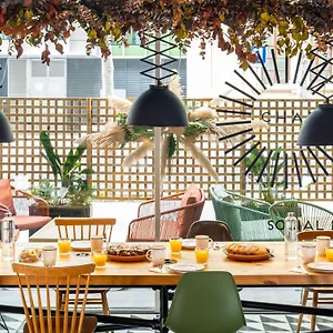 Hotel Ibis Plaza Glòries 22@